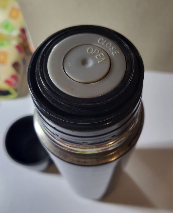 Термос для горячих напитков