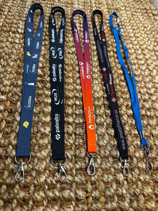 Шнурок для бейджа, офісний бейдж