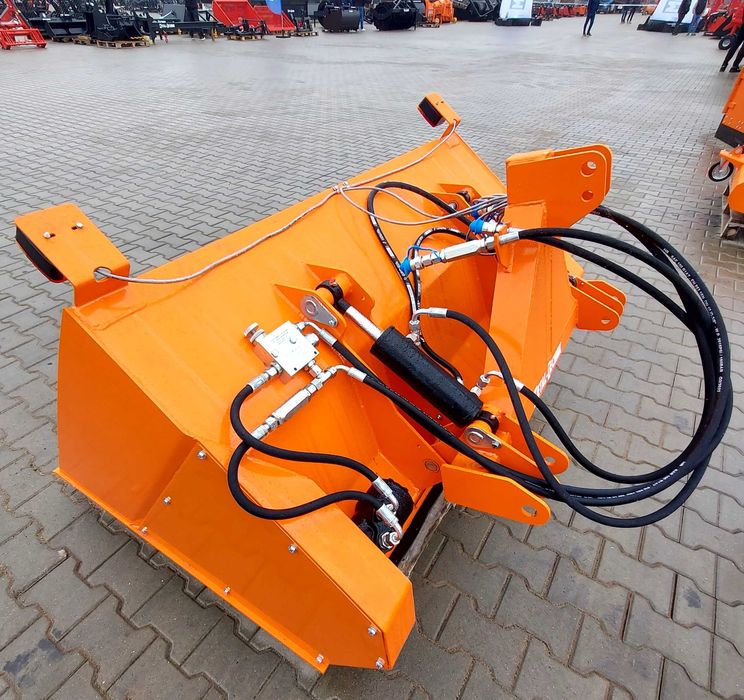 Posypywarka samozaładowcza MTS 1,6m Metal-Technik posypywarka do Piasku posypywarka soli posypywarka Komunalna Nowa Producent rozsiewacz soli i piachu