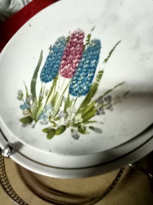 Pratos e travessas,para uso e também decorar.
