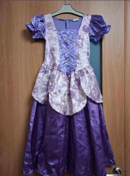 Нарядні красиві сукні для принцеси на 3-8 років