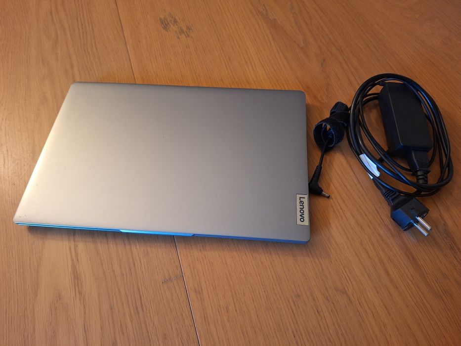 PC Laptop Lenovo IdeaPad Slim 3