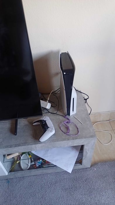PlayStation 5, with 1 controller and 2 games including invoice, €40064171288432642120