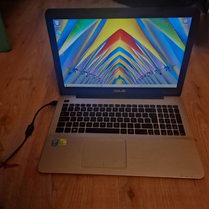 Portátil Asus X555L