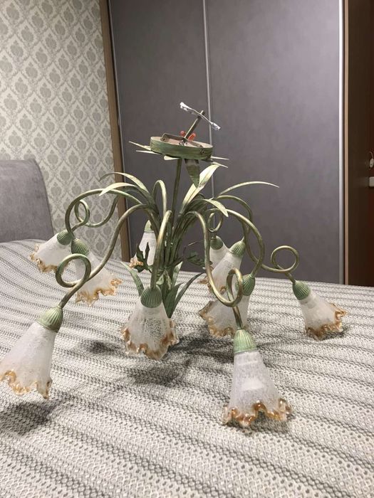 Продам люстру в ідеальному стані