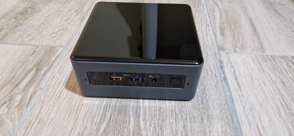 Intel NUC NUC7CJYHN UCFF Kit Intel Celeron J4005
