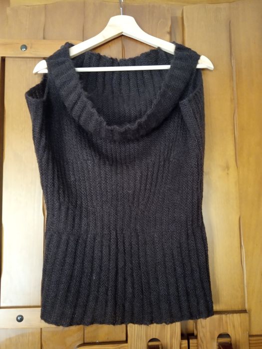 Camisola castanha sem mangas