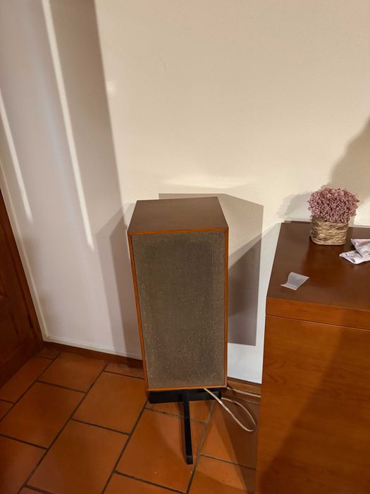 Colunas Spendor BC1 (Par Sequencial + Stands de Metal) – Porto