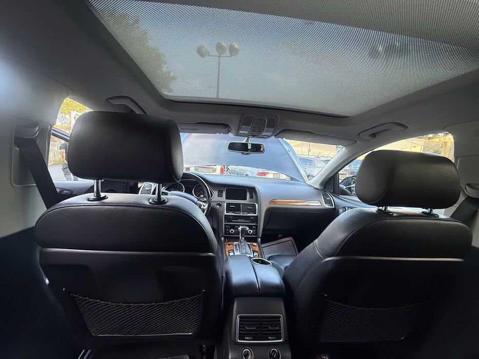 Audi Q7      2015