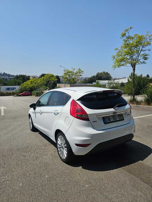 FORD Fiesta Mk6 Hatchback 1.6 TDCi Diesel 2009 — photo 3