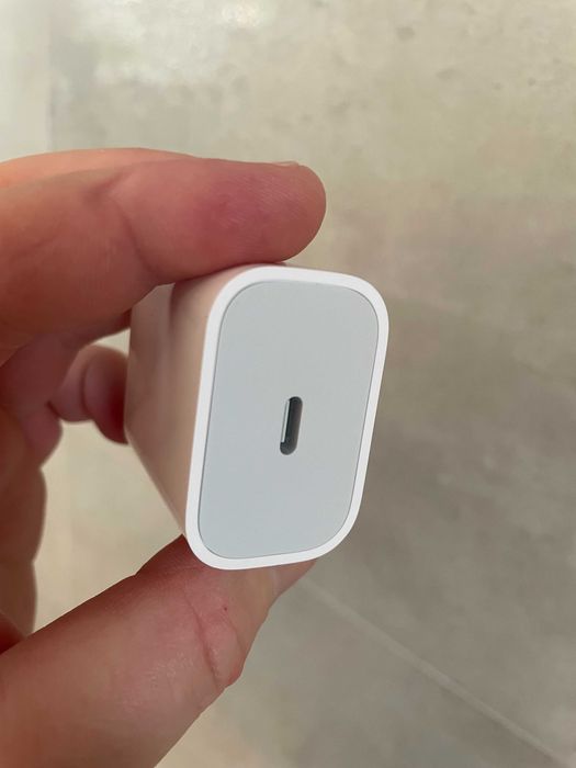 Зарядний пристрій Apple 20W USB-C Power Adapter (Model 2305)