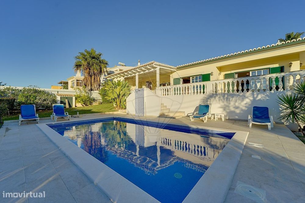 Moradia T4 para venda