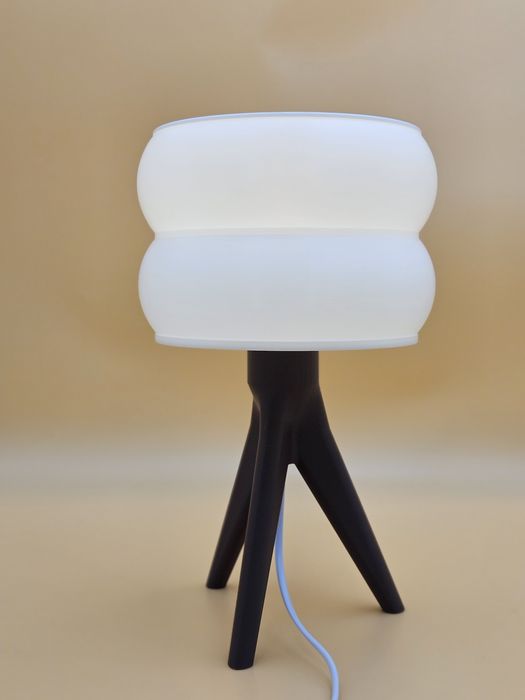 Candeeiro de mesa moderno “Gyroid” em PLA (impressão 3D)