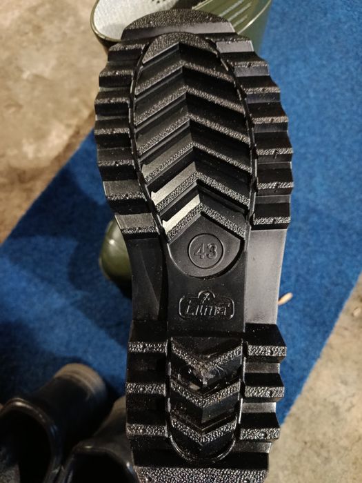 Продам сапоги резиновые