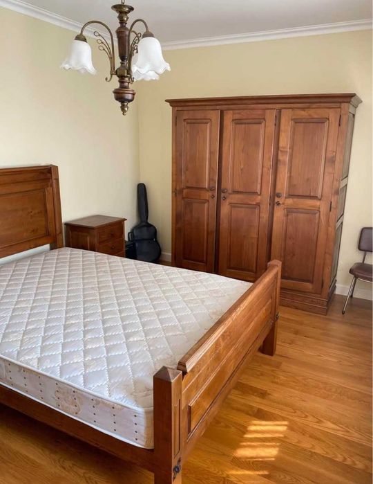 Quarto completo de madeira maciça