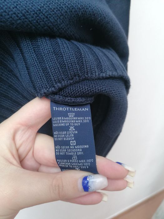 Camisola Azul Escura de Homem