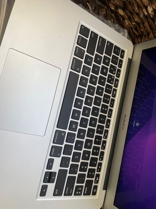 Macbook Air 13-inch (2015)