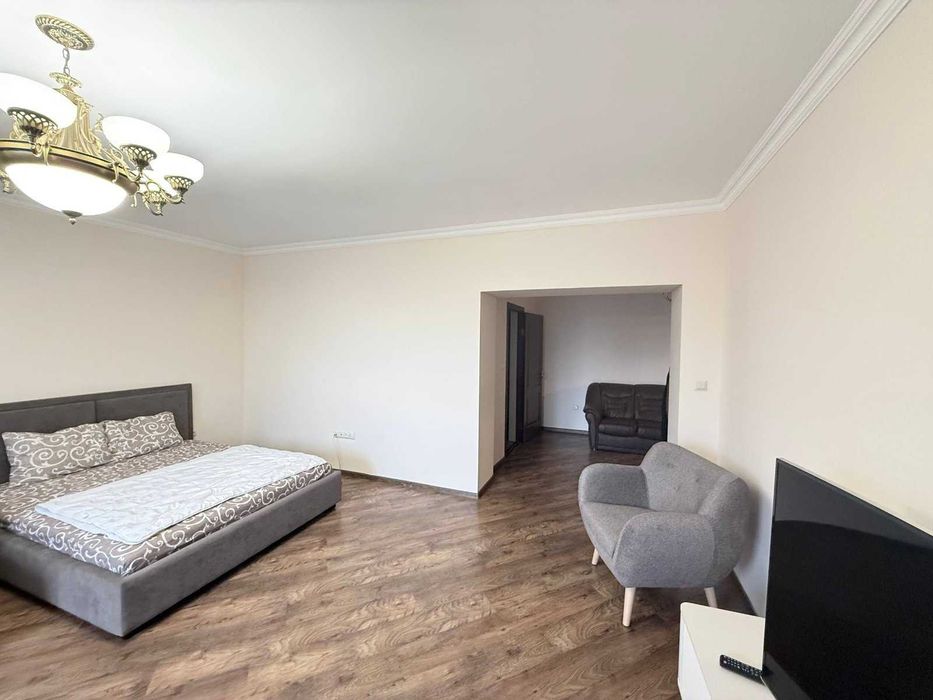 Аквапарк,,Карпатія,,200м, затишні апартаменти  в парковій зоні.центр