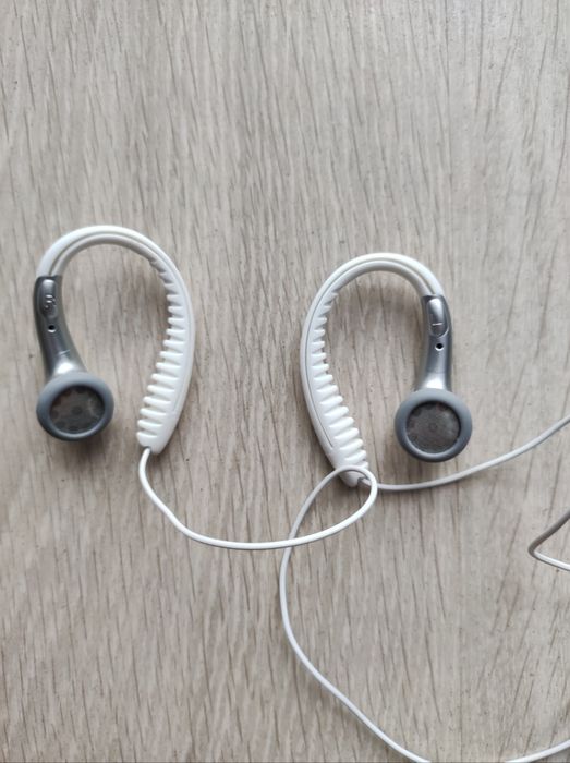 Słuchawki przewodowe Nike z pokrowcem białe USA