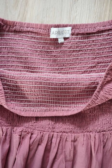 Różowa bluzka z haftem