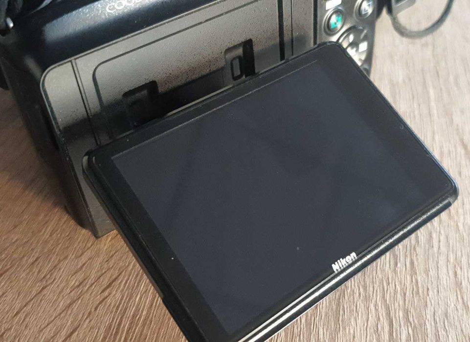 Фотоапарат Nikon Coomplix L830 (фото краще чим на телефон)