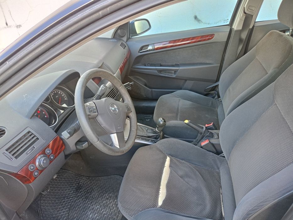 Opel astra 2005 preto