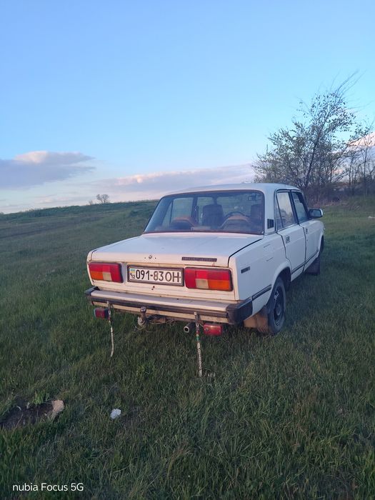 Продам ВАЗ 2105  З АКБ