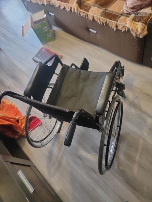 Коляска инвалидная