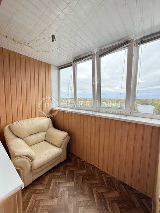 Видова на Дніпро Продаж 2к квартири Прирічна 19 Оболонь метро Мінська