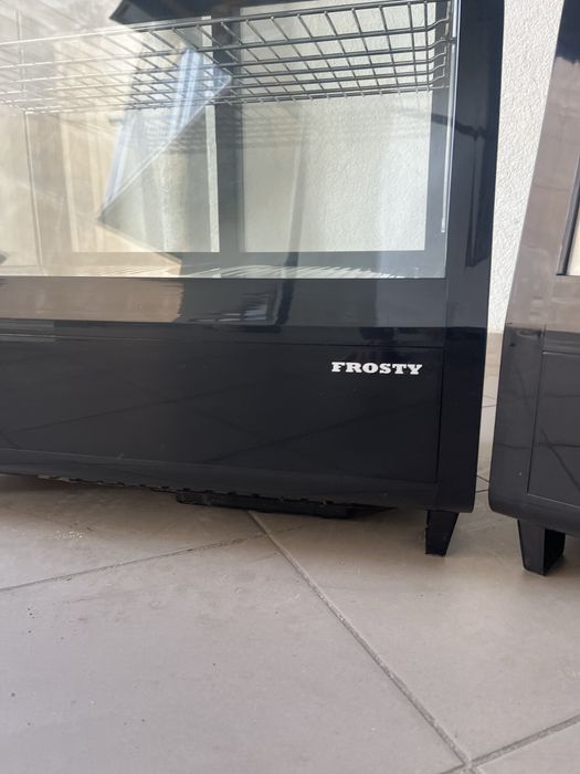 Холодильна Вітрина Кондитерська Frosty Італія Нові!!!