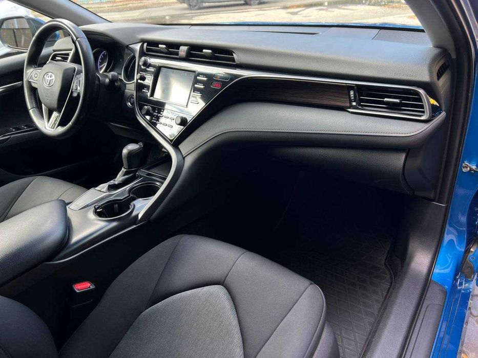 Toyota Camry 2019