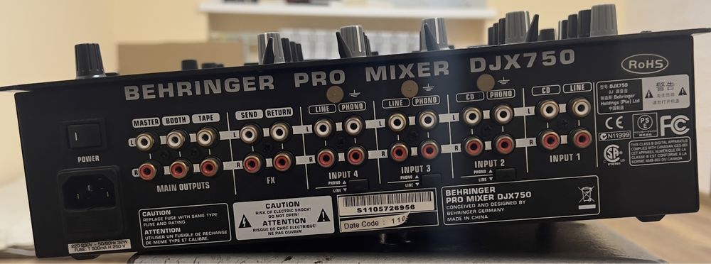 DJ мікшер Behringer DJX 750