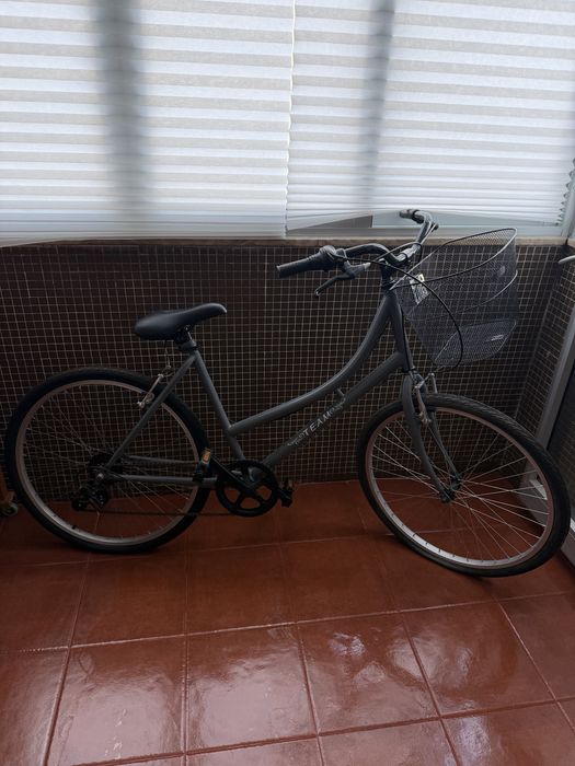 Bicicleta passeio com cesto