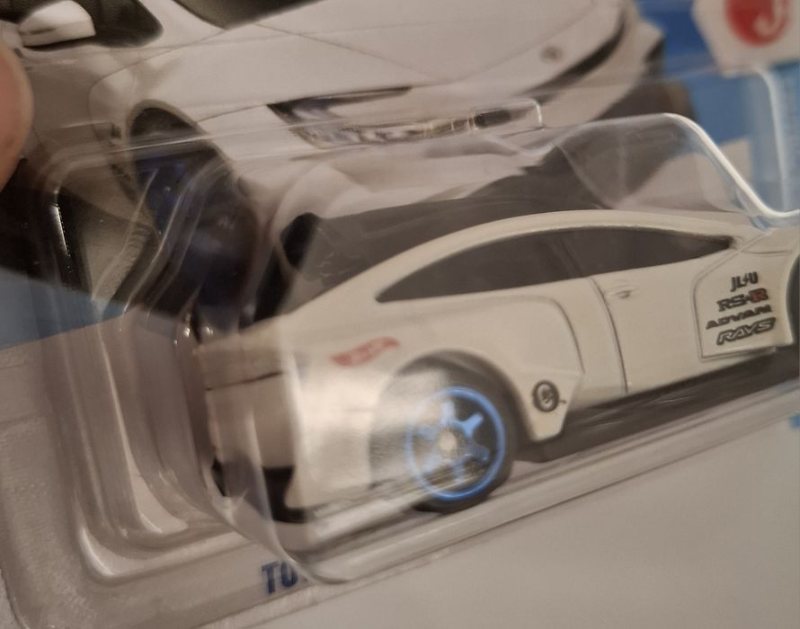 Hot Wheels - Toyota Prius Custom - Versão  com Mala