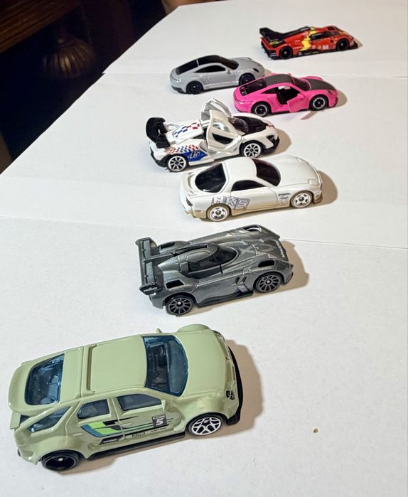 Машинки Hot Wheels