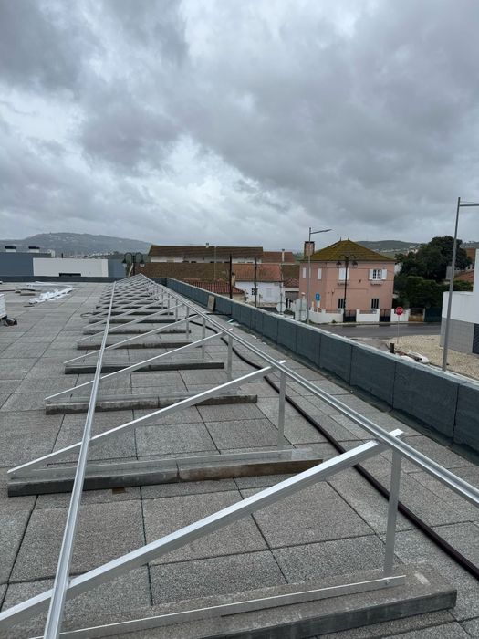 Fazemos instalações de painéis solares para autoconsumo.