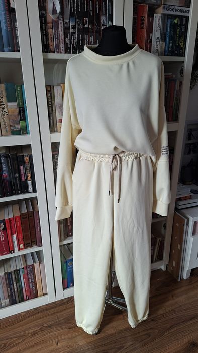 Nowy dres damski L-XL