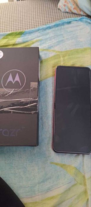 Motorola razr plus + 2024 (MDM + Locked)