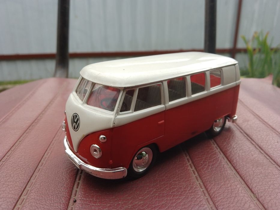 Модель Volkswagen Microbus 1962 Welly