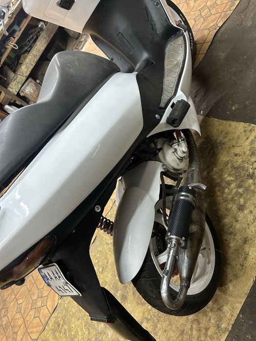 Aprilia sr/yamaha aerox/mbk/Априлия леонардо