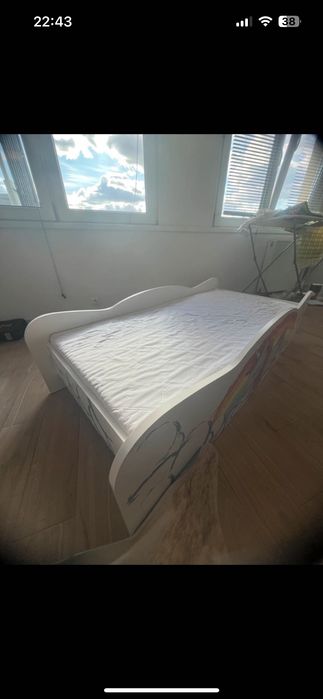 Łóżko dziecięce dla dziewczynki