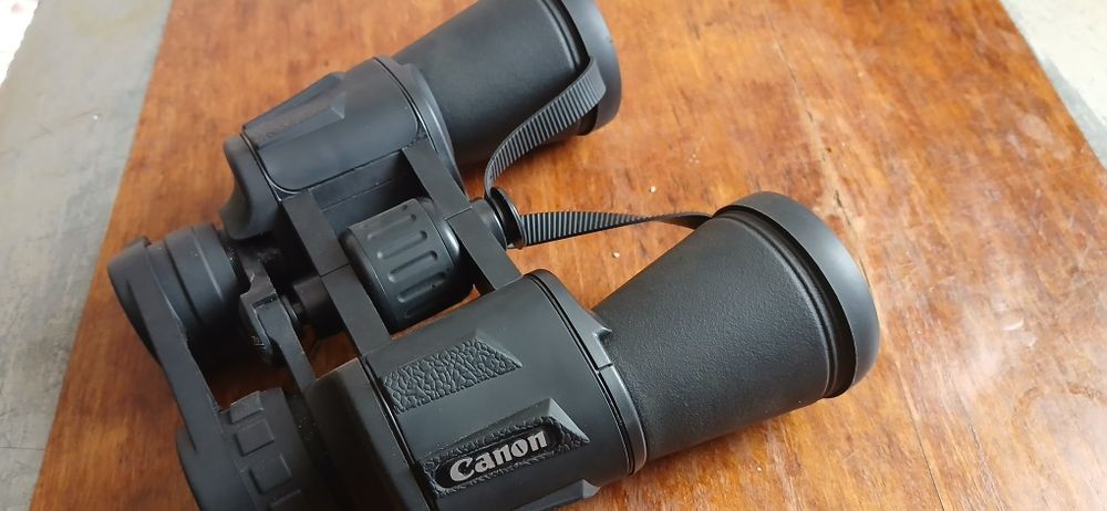 Бінокль   Canon.