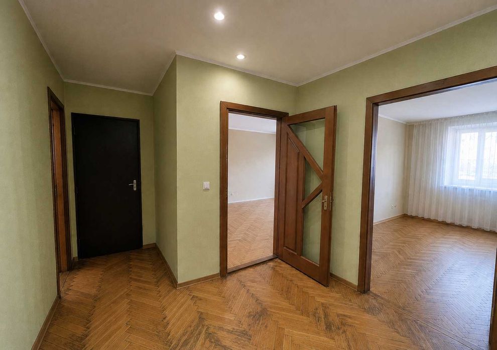 Продаж 3-кімнатної квартири по вул. Стебницька в місті Трускавець
