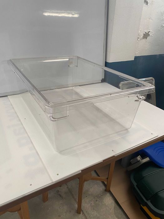 Caixa de armazenamento Cambro nova