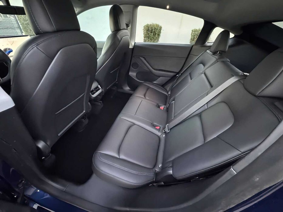 Tesla Model Y      2021