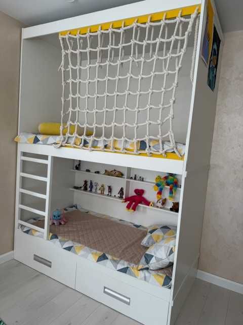 Дитяче двоярусне ліжко