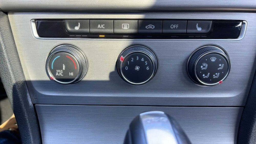 Volkswagen Golf SportWagen TDI SE      2015