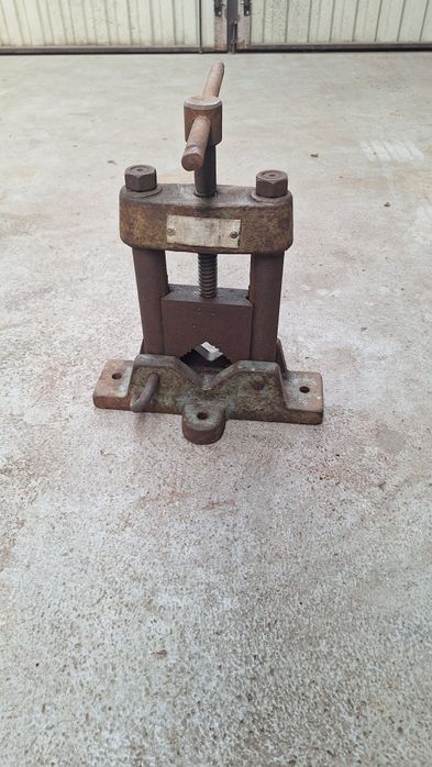 Imadło do rur pionier