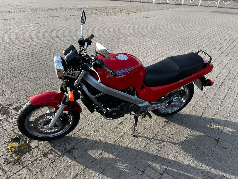 Honda NTV 650 (Revere)