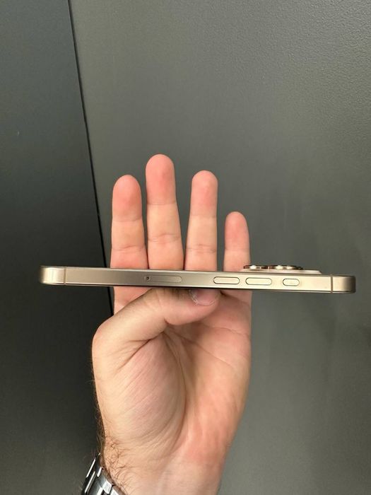 Apple iPhone 16 Pro ~ 256GB ~ Desert Titanium (MYNK3) ~ Айфон 16 Про ~ Батарея 90%